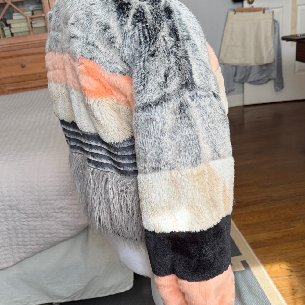 Young Fabulous & Broke Faux Fur Jacket NWT Size S/M ❤️ - Picture 4 of 8